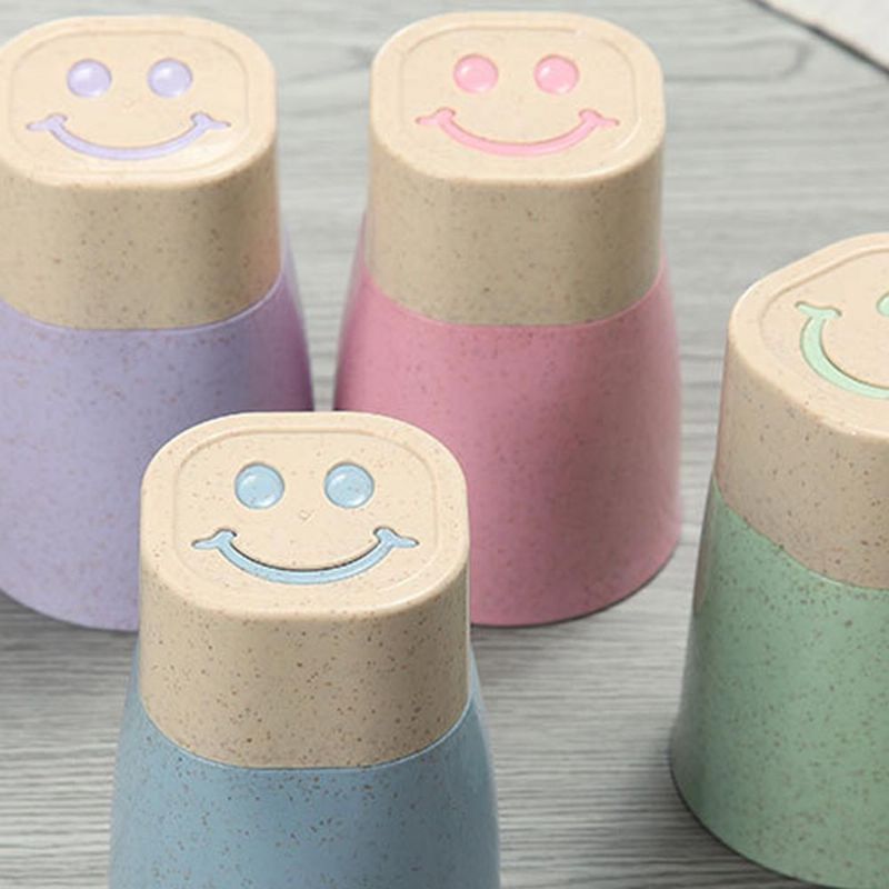 Smiley Face Cups Set Od 4 Šalice Za Vodu Od Pšenične Slame